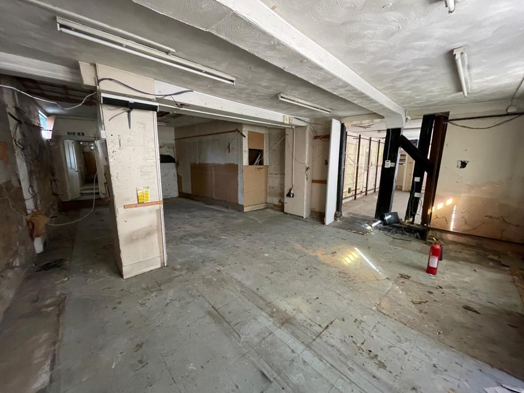 Lot: 5 - FREEHOLD MIXED USE DEVELOPMENT OPPORTUNITY WITH PLANNING - Existing Retail space